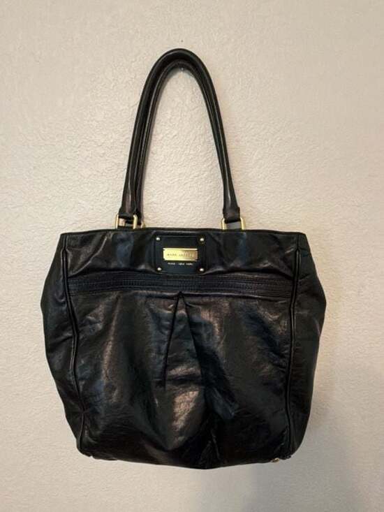 Marc Jacobs Handbags - Marc Jacobs Palais Royal Kristen Glazed Leather Tote Bag